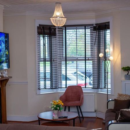 Royale Green View House- Free Parking, Wifi, Perfect For Contractors And Holiday Northampton Dış mekan fotoğraf