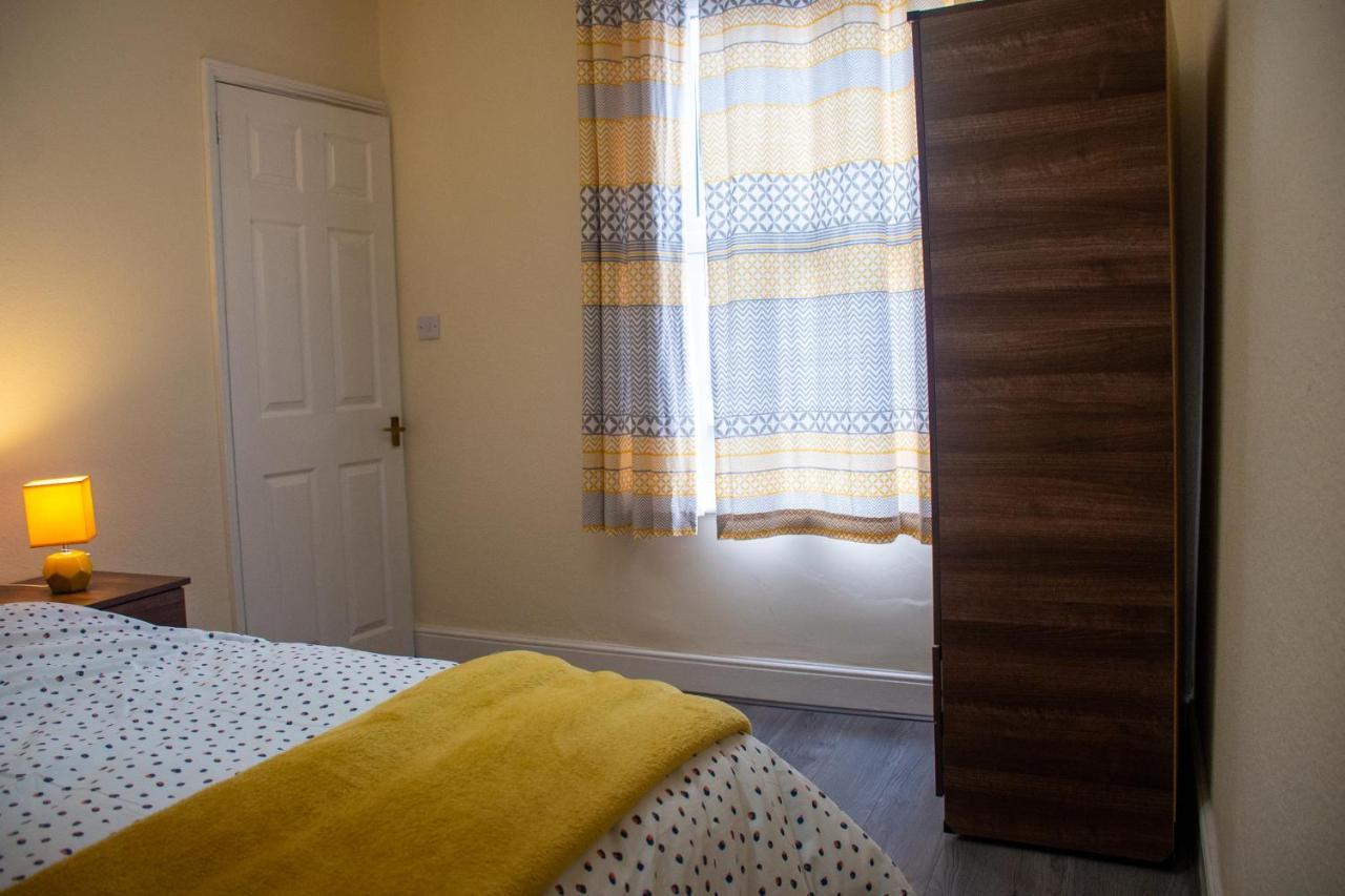 Royale Green View House- Free Parking, Wifi, Perfect For Contractors And Holiday Northampton Dış mekan fotoğraf