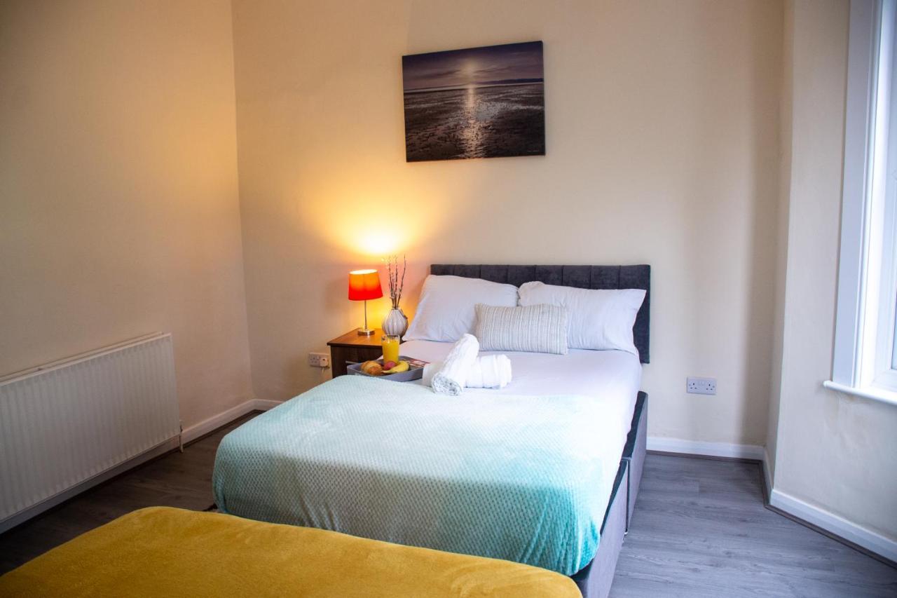 Royale Green View House- Free Parking, Wifi, Perfect For Contractors And Holiday Northampton Dış mekan fotoğraf