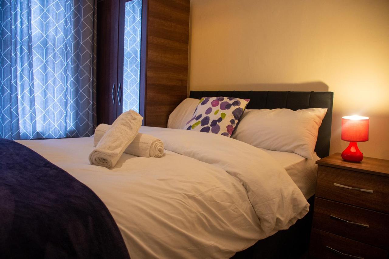 Royale Green View House- Free Parking, Wifi, Perfect For Contractors And Holiday Northampton Dış mekan fotoğraf