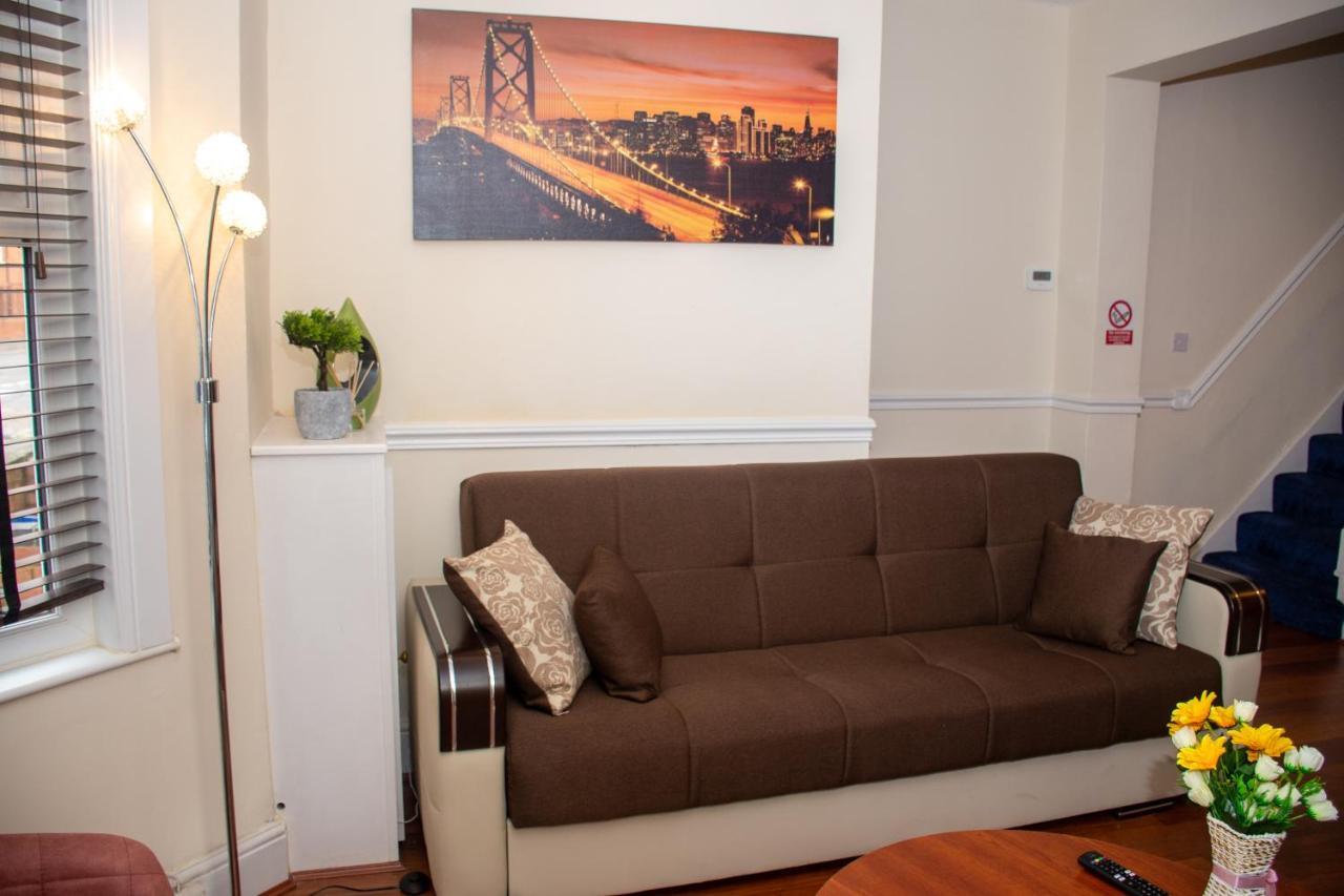 Royale Green View House- Free Parking, Wifi, Perfect For Contractors And Holiday Northampton Dış mekan fotoğraf