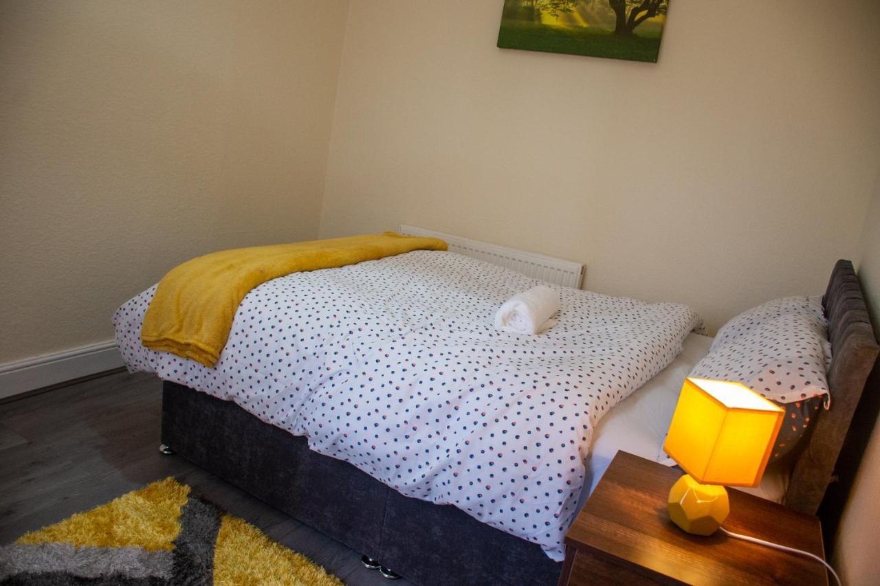 Royale Green View House- Free Parking, Wifi, Perfect For Contractors And Holiday Northampton Dış mekan fotoğraf