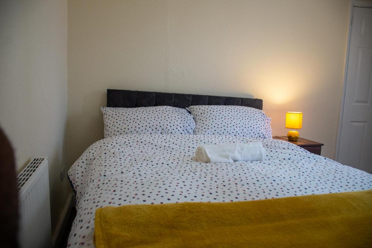 Royale Green View House- Free Parking, Wifi, Perfect For Contractors And Holiday Northampton Dış mekan fotoğraf