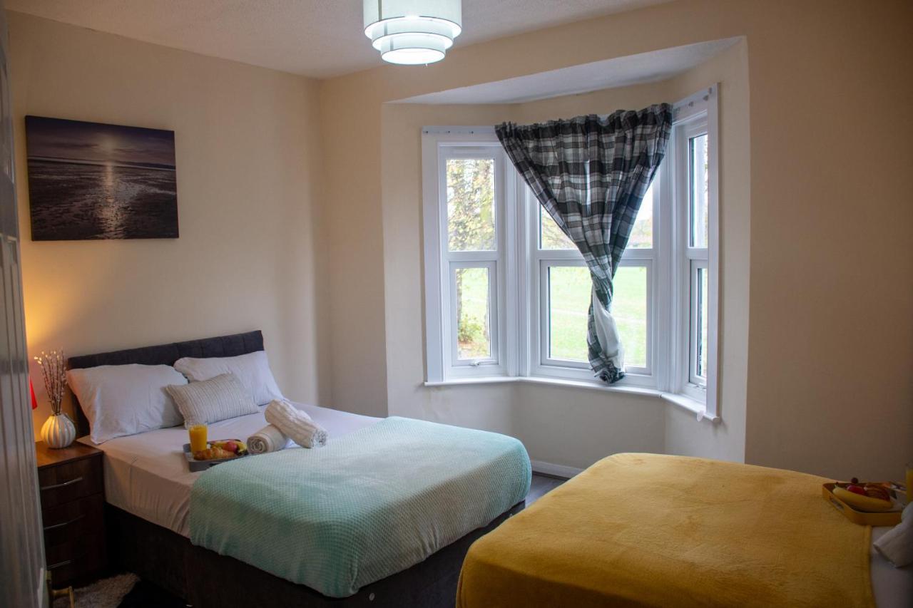 Royale Green View House- Free Parking, Wifi, Perfect For Contractors And Holiday Northampton Dış mekan fotoğraf