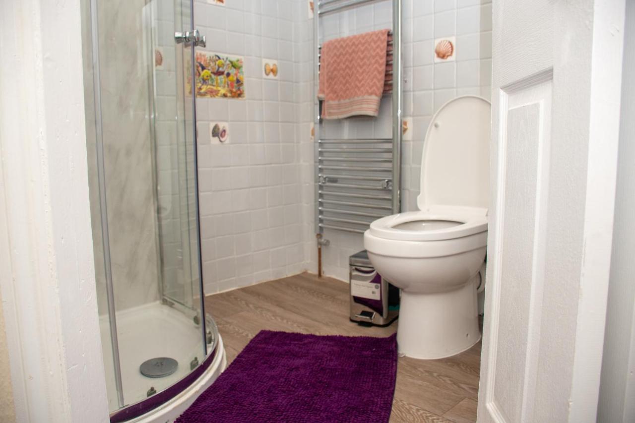Royale Green View House- Free Parking, Wifi, Perfect For Contractors And Holiday Northampton Dış mekan fotoğraf