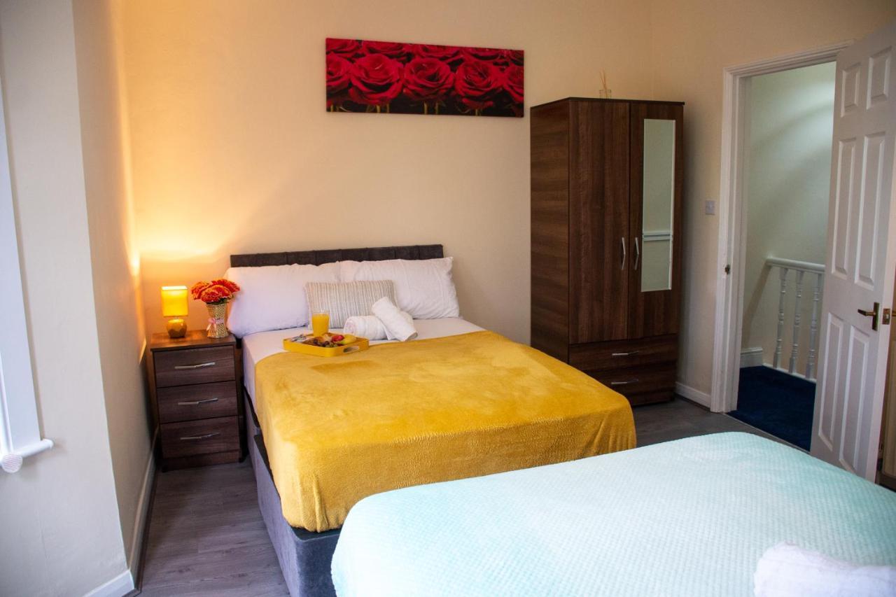 Royale Green View House- Free Parking, Wifi, Perfect For Contractors And Holiday Northampton Dış mekan fotoğraf